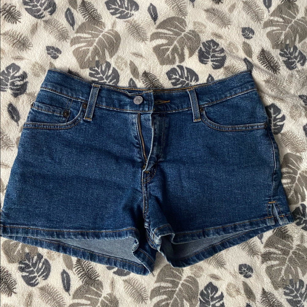 Levi’s Denim Mid-Rise Shorts